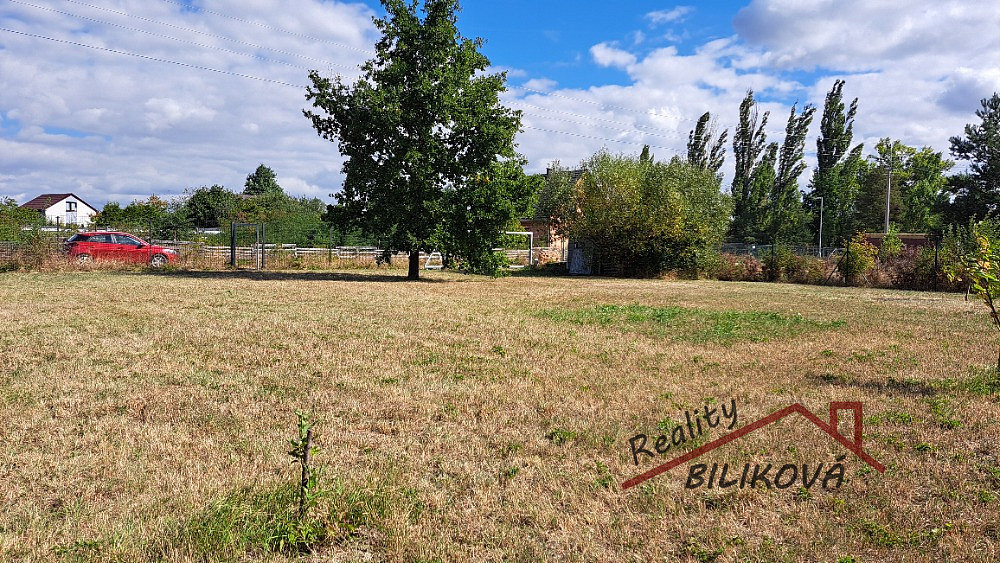 Prodej stavebního pozemku 790 m² – pohled 2