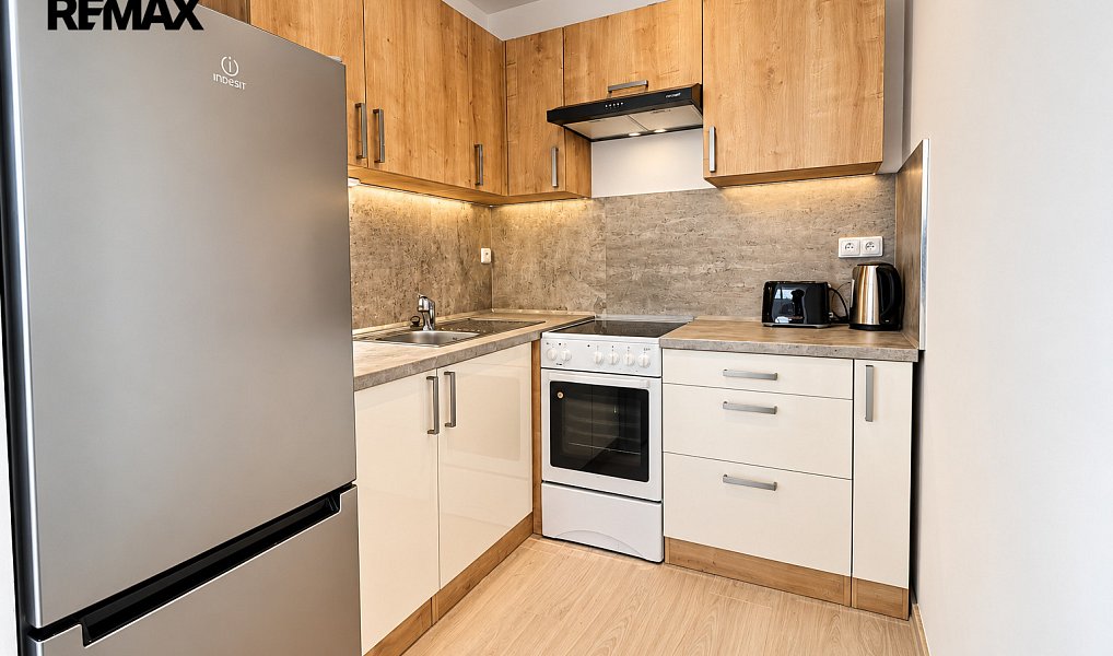 Pronájem bytu 1+kk 34 m², Praha – náhled fotky 3