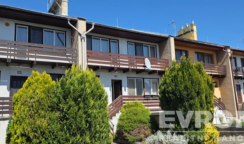 Prodej domu 198 m² s pozemkem 275 m², Velký Osek – fotka 1 z 12
