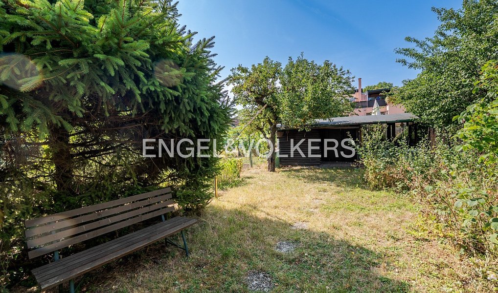 Pronájem domu 196 m² s pozemkem 382 m², Praha – náhled fotky 2