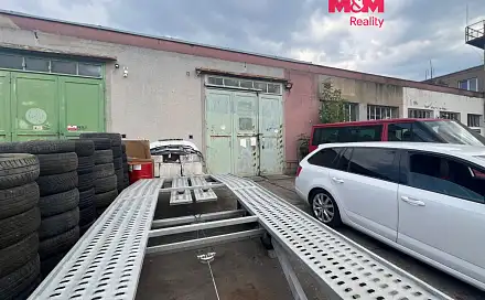 Pronájem obchodních prostor 93 m², Louny