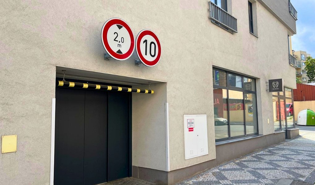 Garážové stání k pronájmu, Praha 5 - Smíchov, Praha – náhled fotky 4