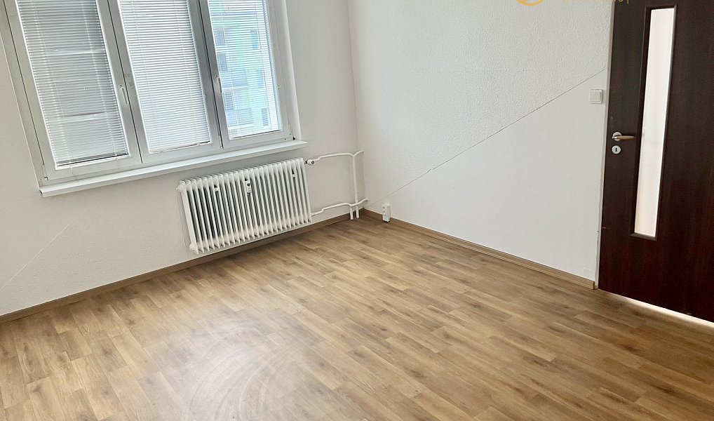 Pronájem bytu 1+1 36 m², Jirkov – náhled fotky 2