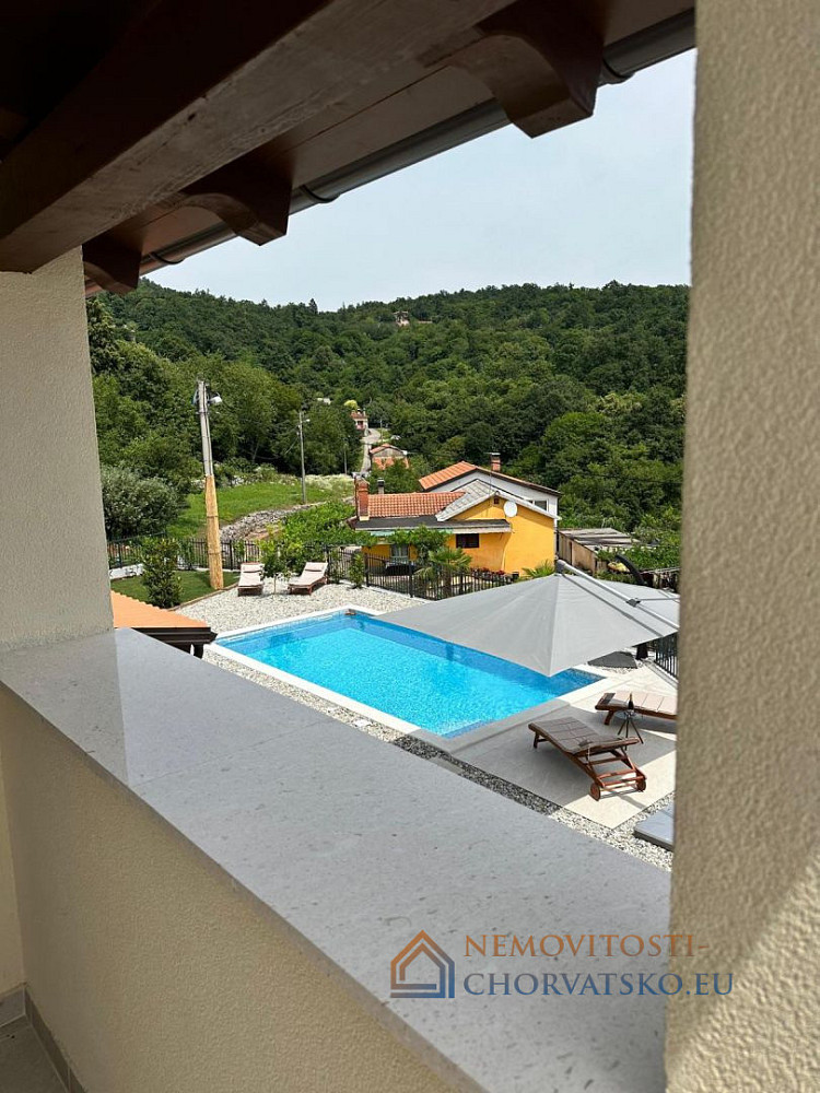 Prodej domu 328 m² s pozemkem 870 m² - Aanzicht 2