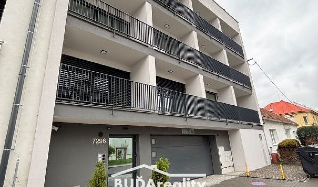 Pronájem bytu 2+kk 52 m², Zlín – náhled fotky 2