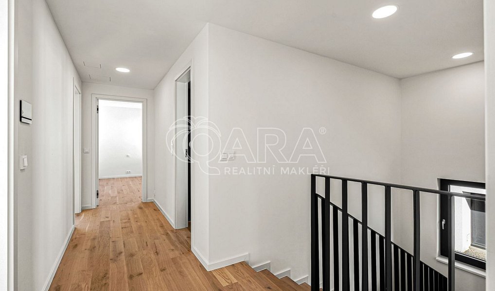 Prodej domu 288 m² s pozemkem 687 m², Praha – náhled fotky 11