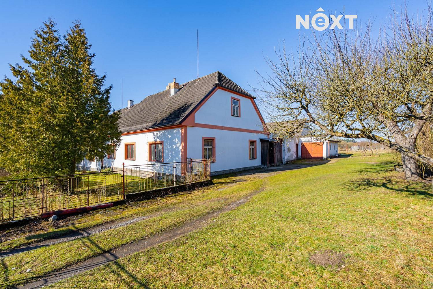 Prodej domu 250 m² s pozemkem 16 241 m²