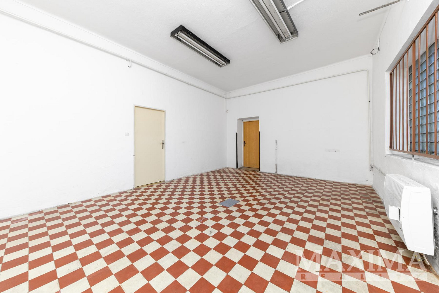 Prodej kanceláře 77 m² – další