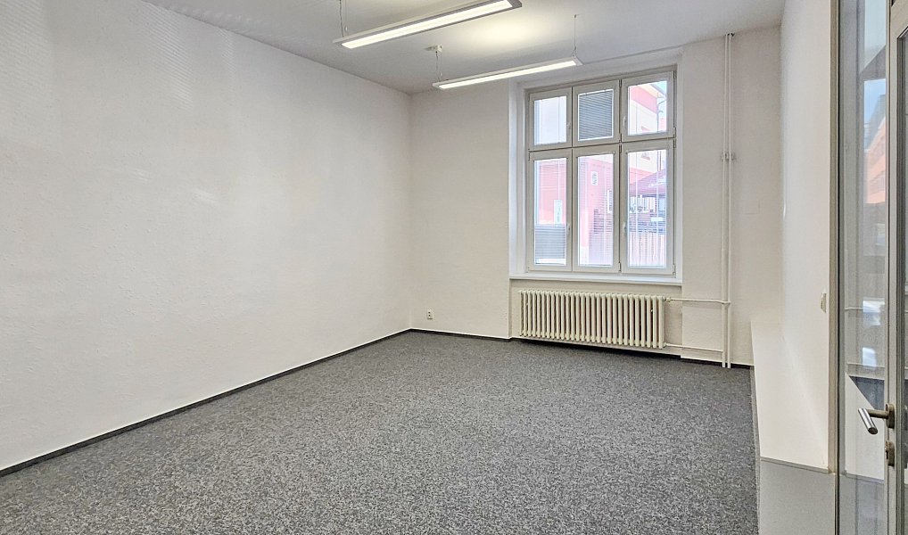 Pronájem kanceláře 88 m², Plzeň – náhled fotky 3
