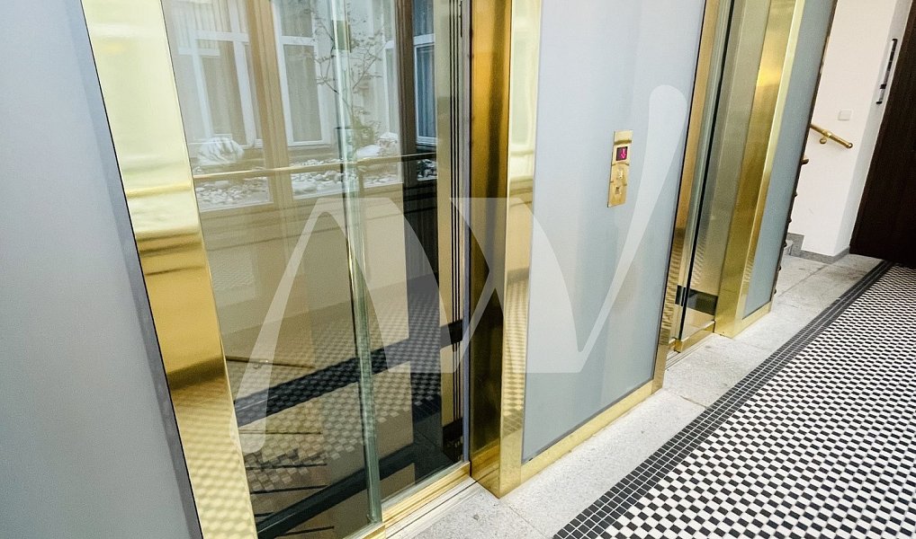 Pronájem kanceláře 133 m², Praha – náhled fotky 2