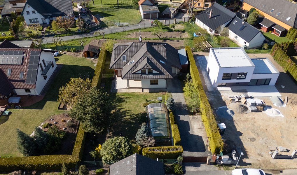 Prodej domu 270 m² s pozemkem 654 m², Jesenice – náhled fotky 24