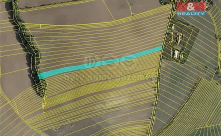 Prodej pole 1 371 m², Soběsuky - Milovice, okres Kroměříž