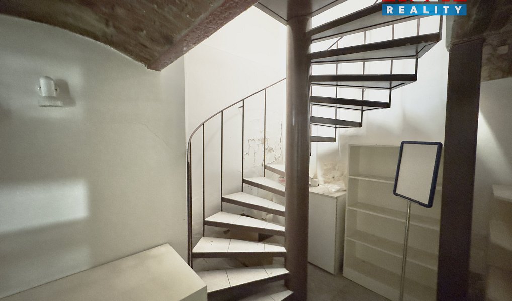 Prodej skladovacích prostor 500 m², Dubí – náhled fotky 15