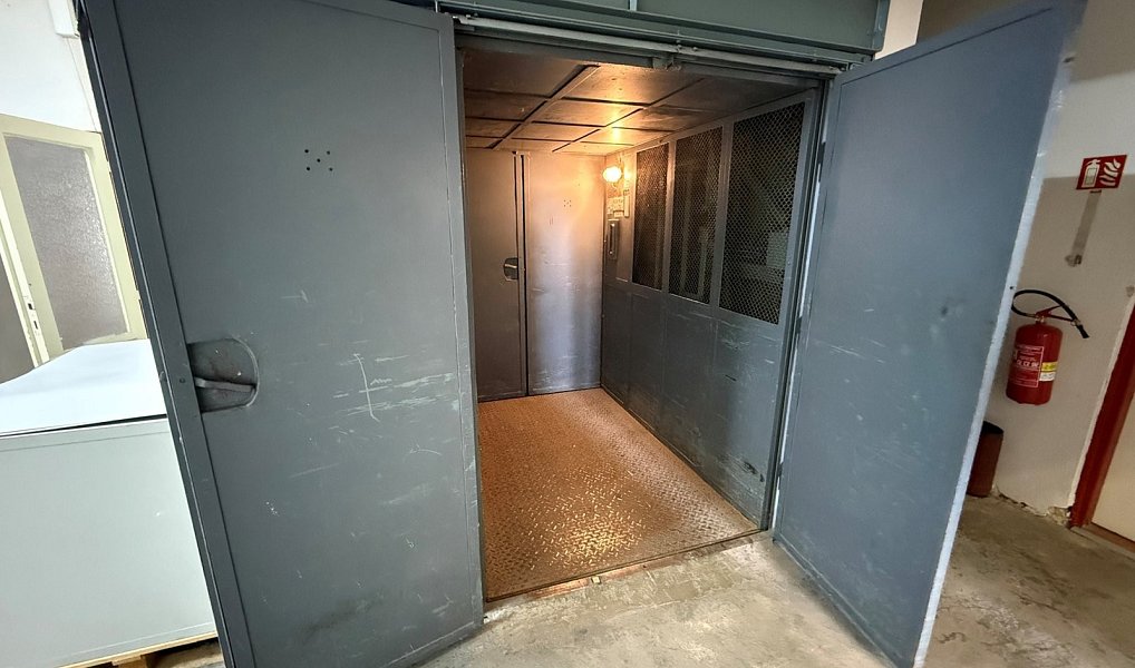 Prodej výrobních prostor 1 875 m², Krnov – náhled fotky 7