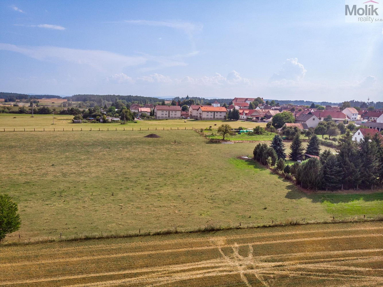 Prodej stavebního pozemku 921 m² – fotografie 2
