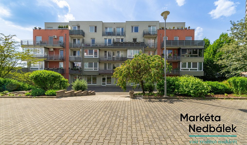 Prodej bytu 1+kk 27 m², Zlín – fotka 1 z 9