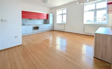 Pronájem bytu 2+kk 50 m², K Višňovce, Pardubice - Zelené Předměstí