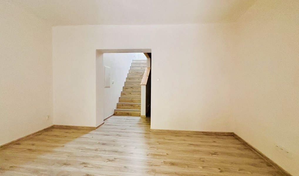 Pronájem bytu 2+1 41 m², Vyškov – náhled fotky 2