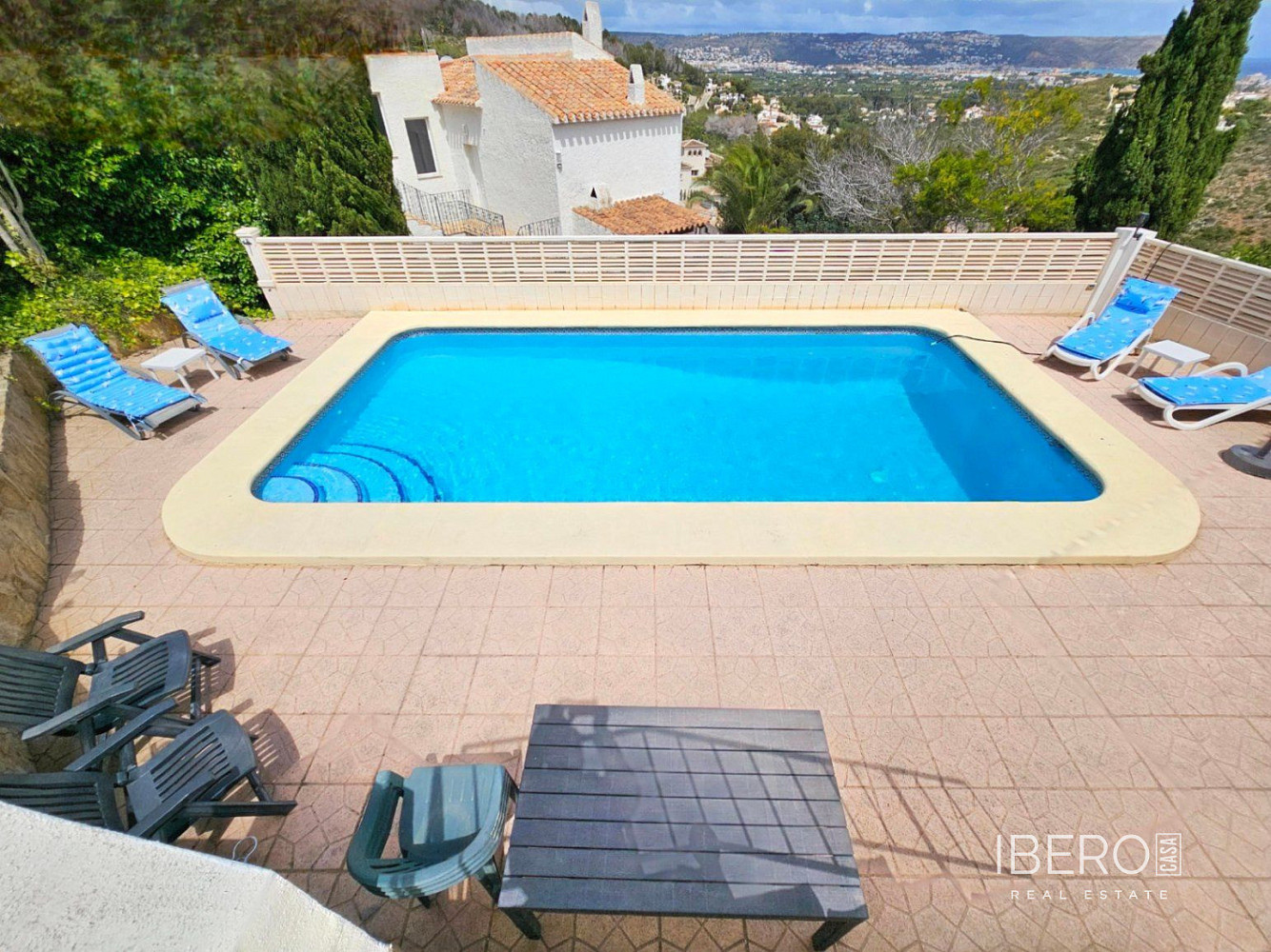 Prodej domu 245 m² s pozemkem 750 m² — photo 2