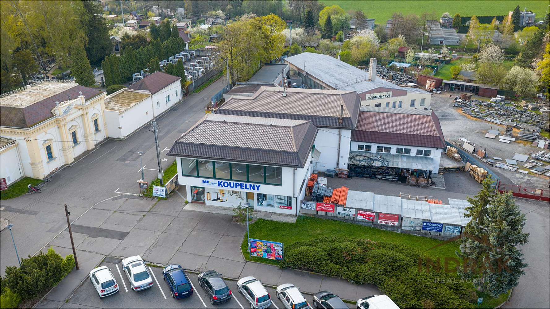 Prodej obchodních prostor 726 m² – fotografie 2
