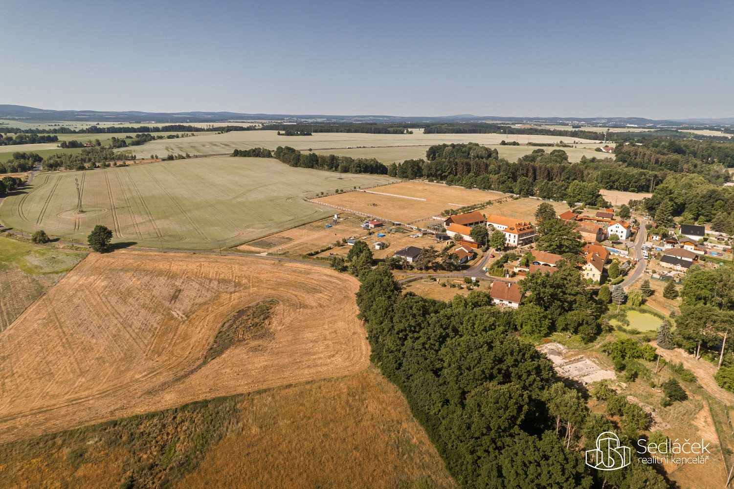 Prodej stavebního pozemku 1 378 m² – další