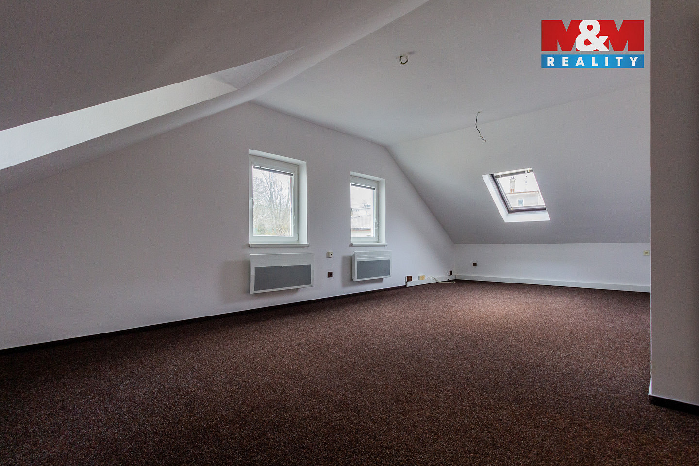 Pronájem kanceláře 120 m² — photo 3