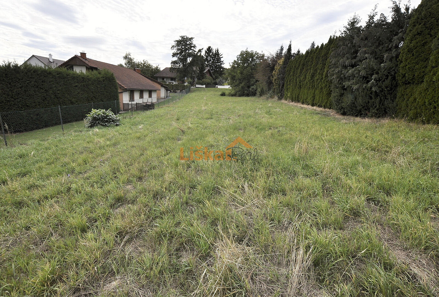 Prodej stavebního pozemku 967 m² – fotografie 3