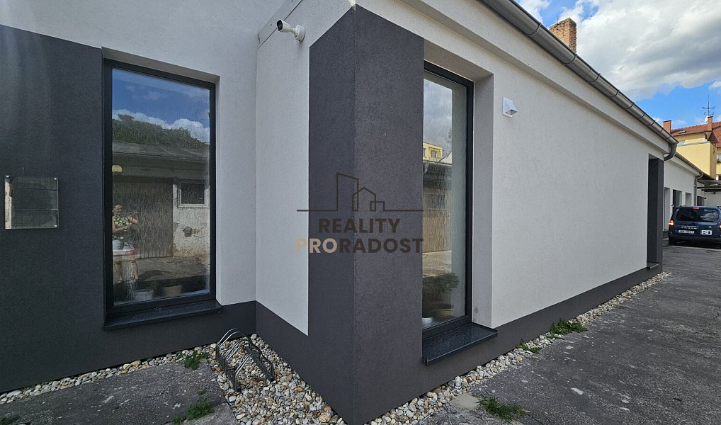 Pronájem obchodních prostor 130 m², Hodonín – náhled fotky 19