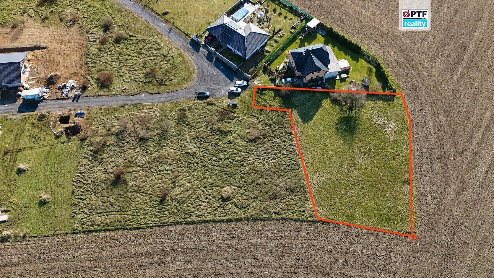 Prodej stavebního pozemku 1 880 m² – fotografie 2