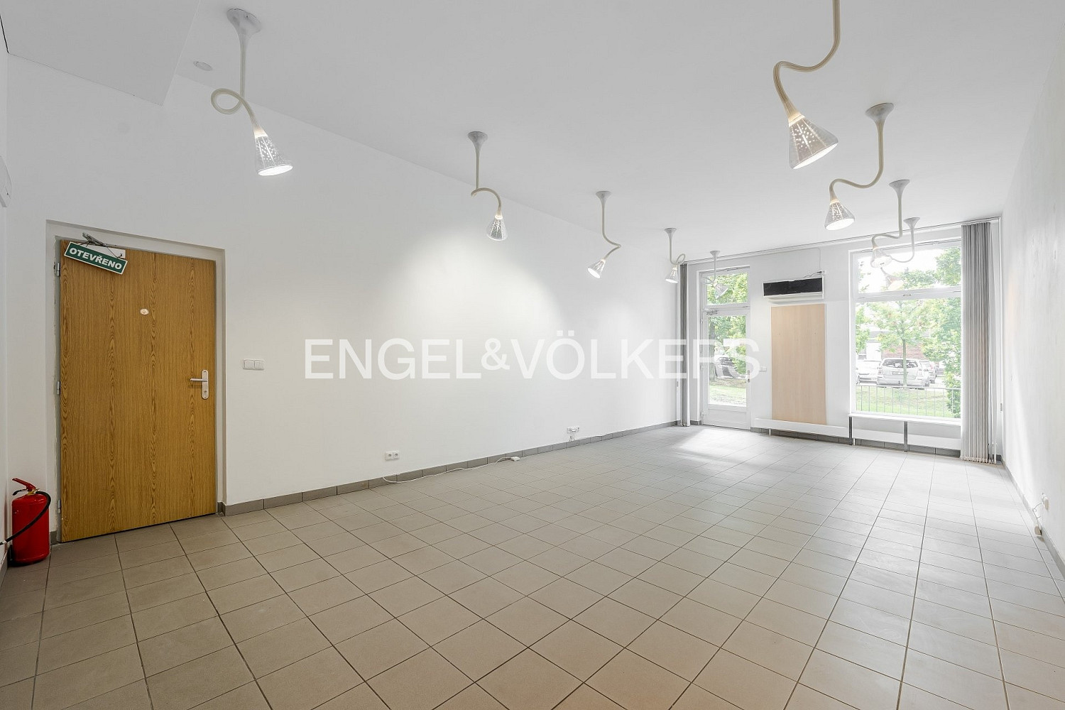 Pronájem obchodních prostor 45 m² – fotografie 3