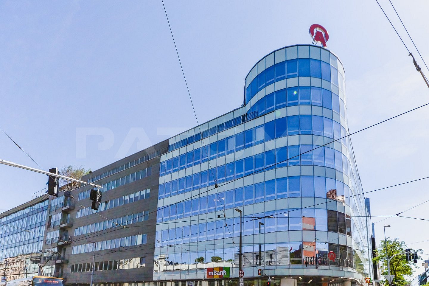 Pronájem kanceláře 379 m², Praha