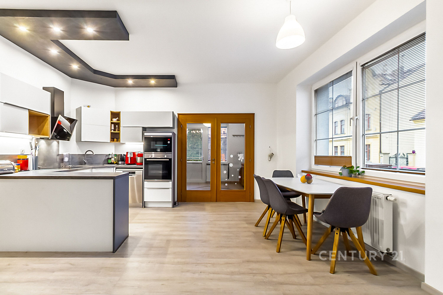 Prodej domu 410 m² s pozemkem 967 m² – fotografie 2