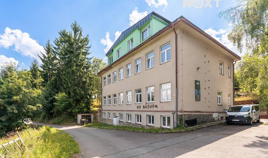 Prodej domu 900 m² s pozemkem 4 998 m², Strážná – fotka 1 z 29