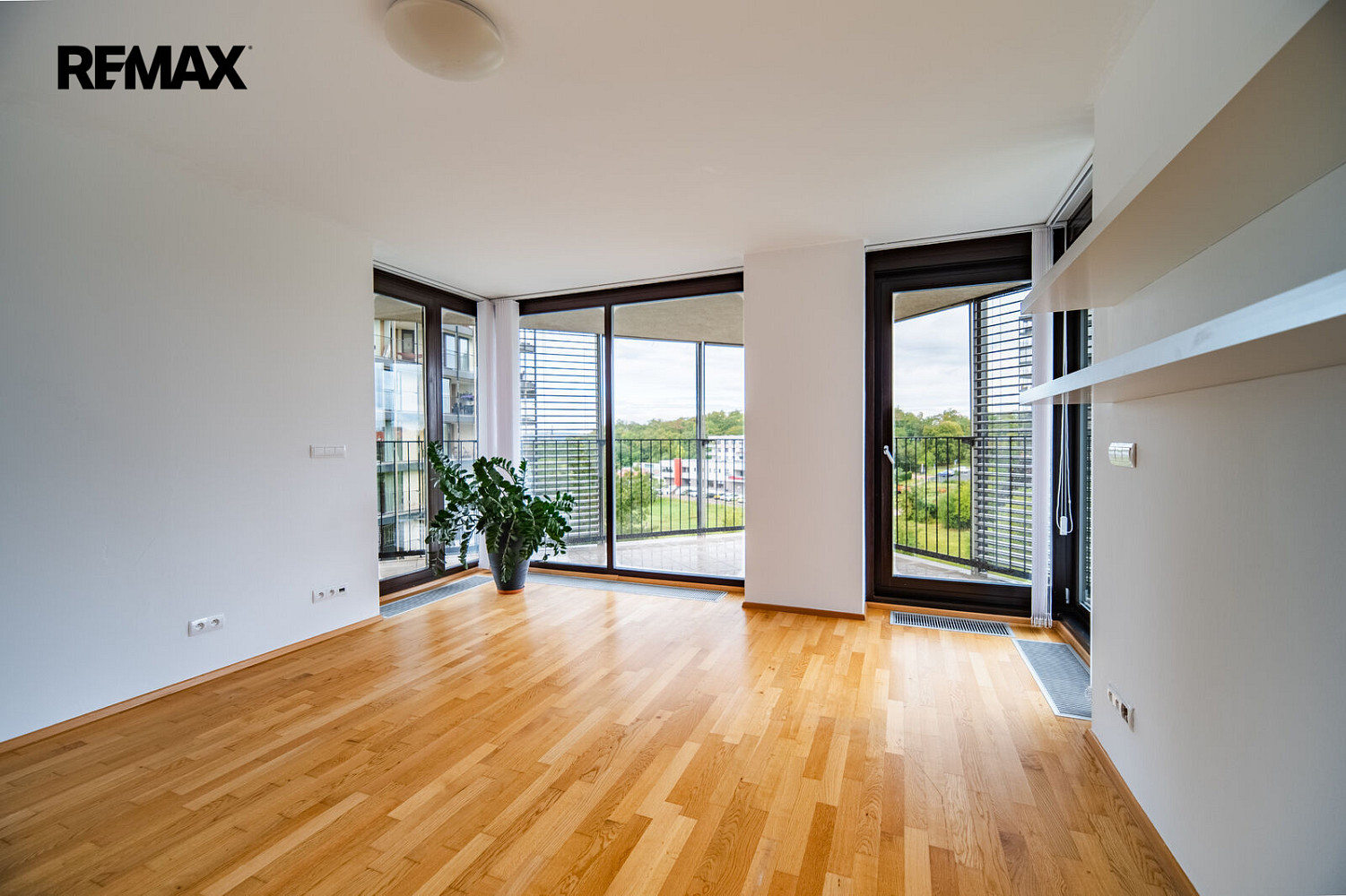 Pronájem bytu 1+kk 44 m² – fotografie 4