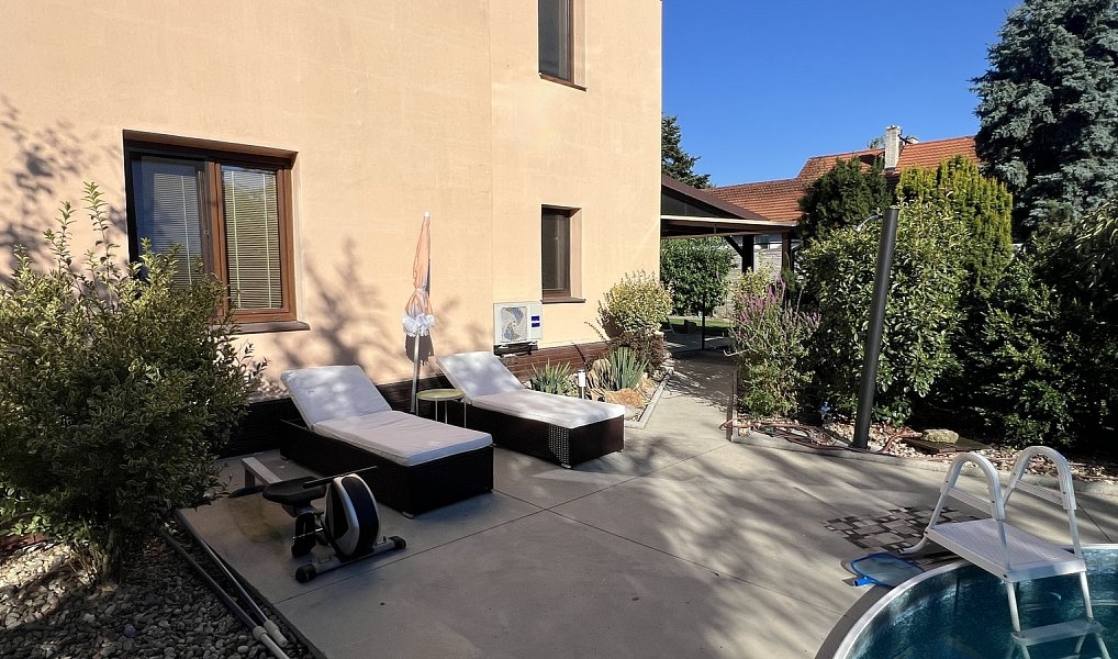 Prodej domu 169 m² s pozemkem 905 m², Vědomice – náhled fotky 35