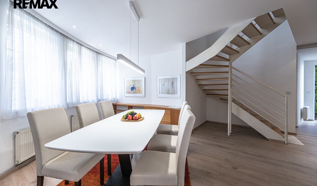 Pronájem domu 256 m² s pozemkem 222 m², Praha – náhled fotky 13