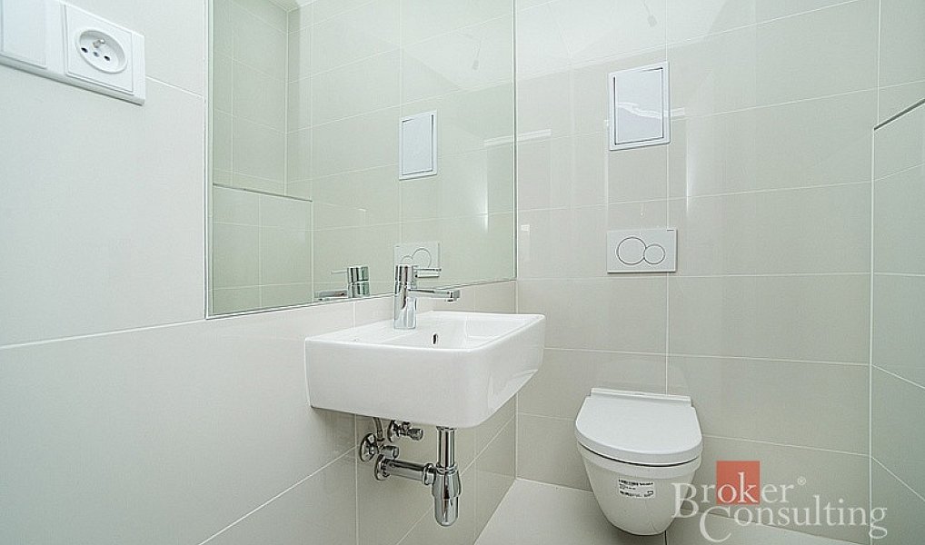 Pronájem kanceláře 110 m², Praha – náhled fotky 13