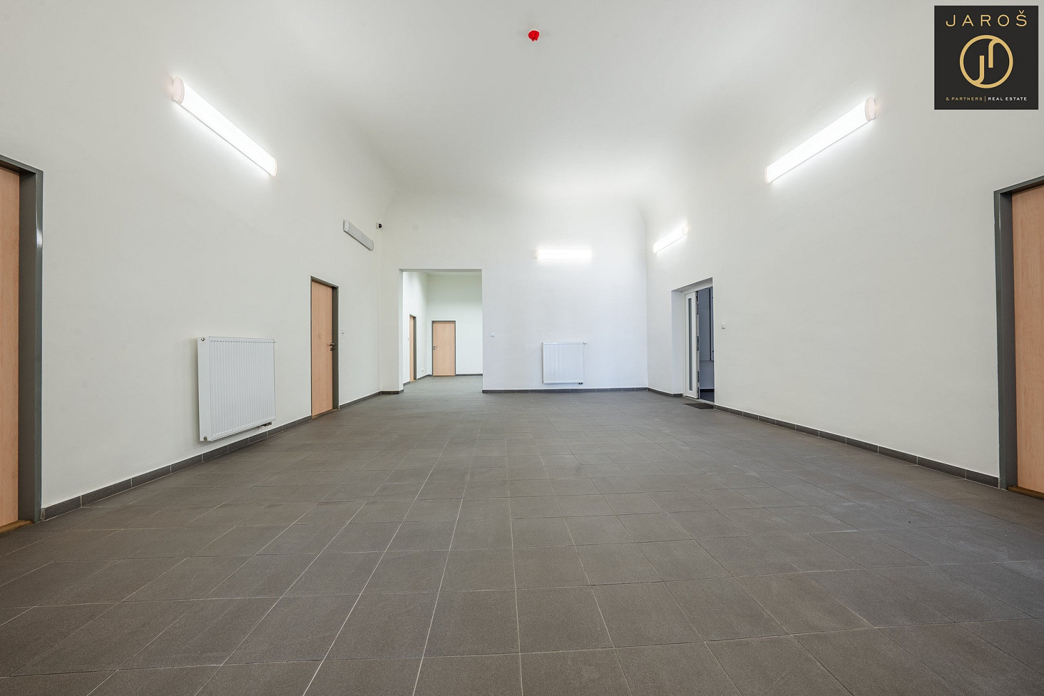 Prodej kanceláře 851 m² – fotografie 5