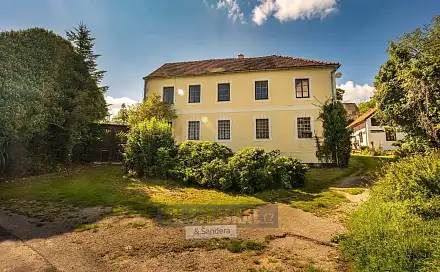 Prodej domu 430 m² s pozemkem 57 892 m², Brloh, okres Český Krumlov