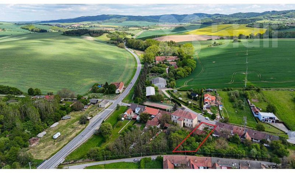 Prodej stavebního pozemku 815 m², Kožušice – náhled fotky 6