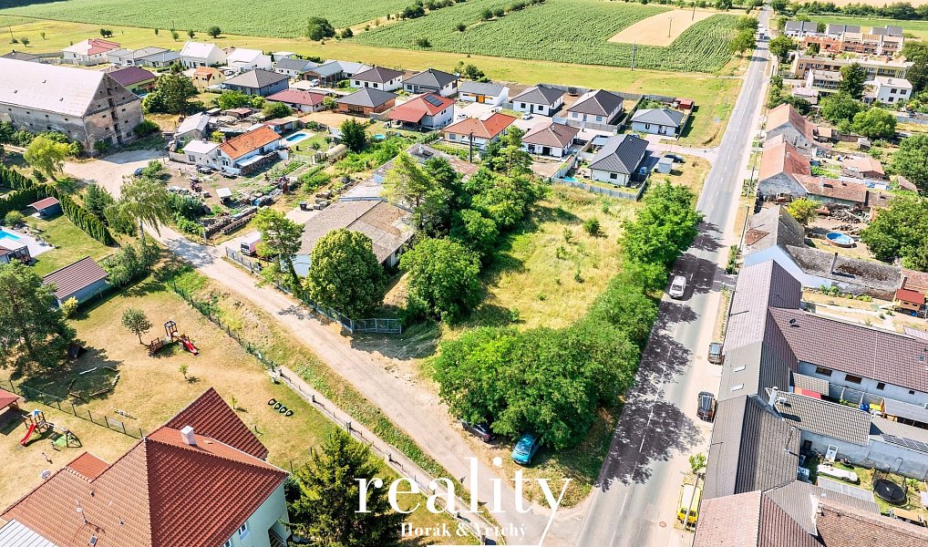 Prodej stavebního pozemku 2 002 m², Drnholec – náhled fotky 8