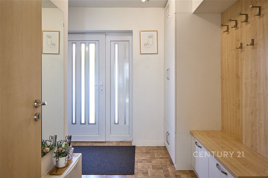 Prodej domu 260 m² s pozemkem 457 m² — photo 4