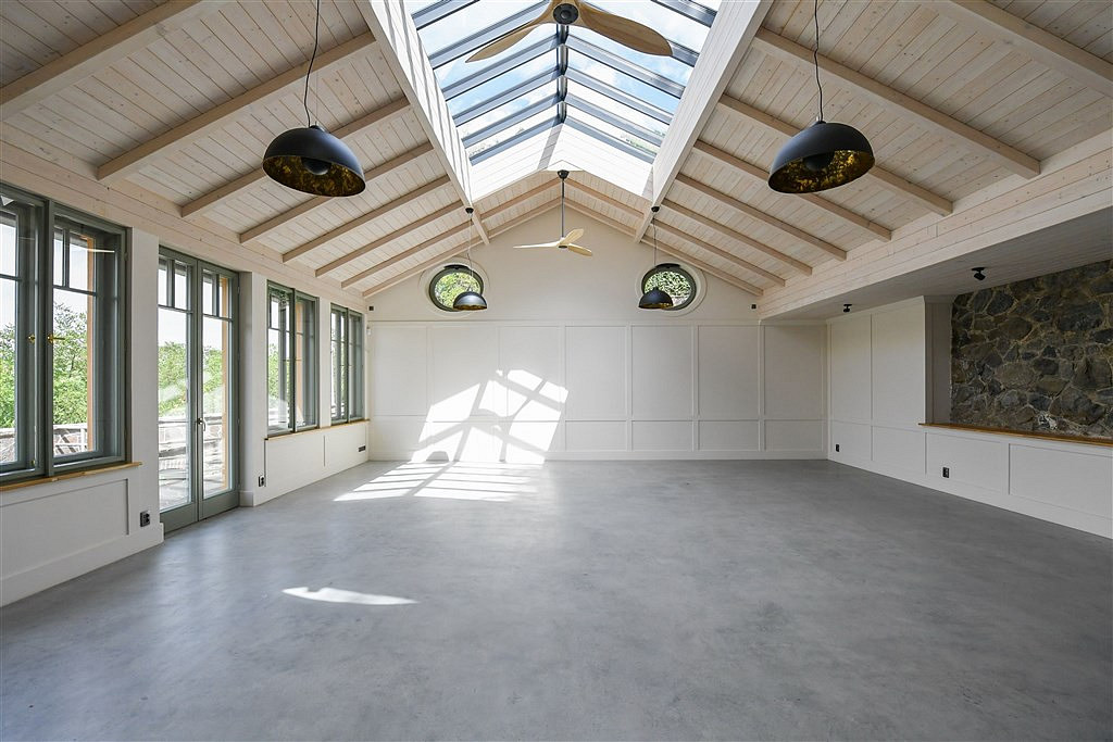 Prodej komerčního objektu (jiného typu) 308 m²