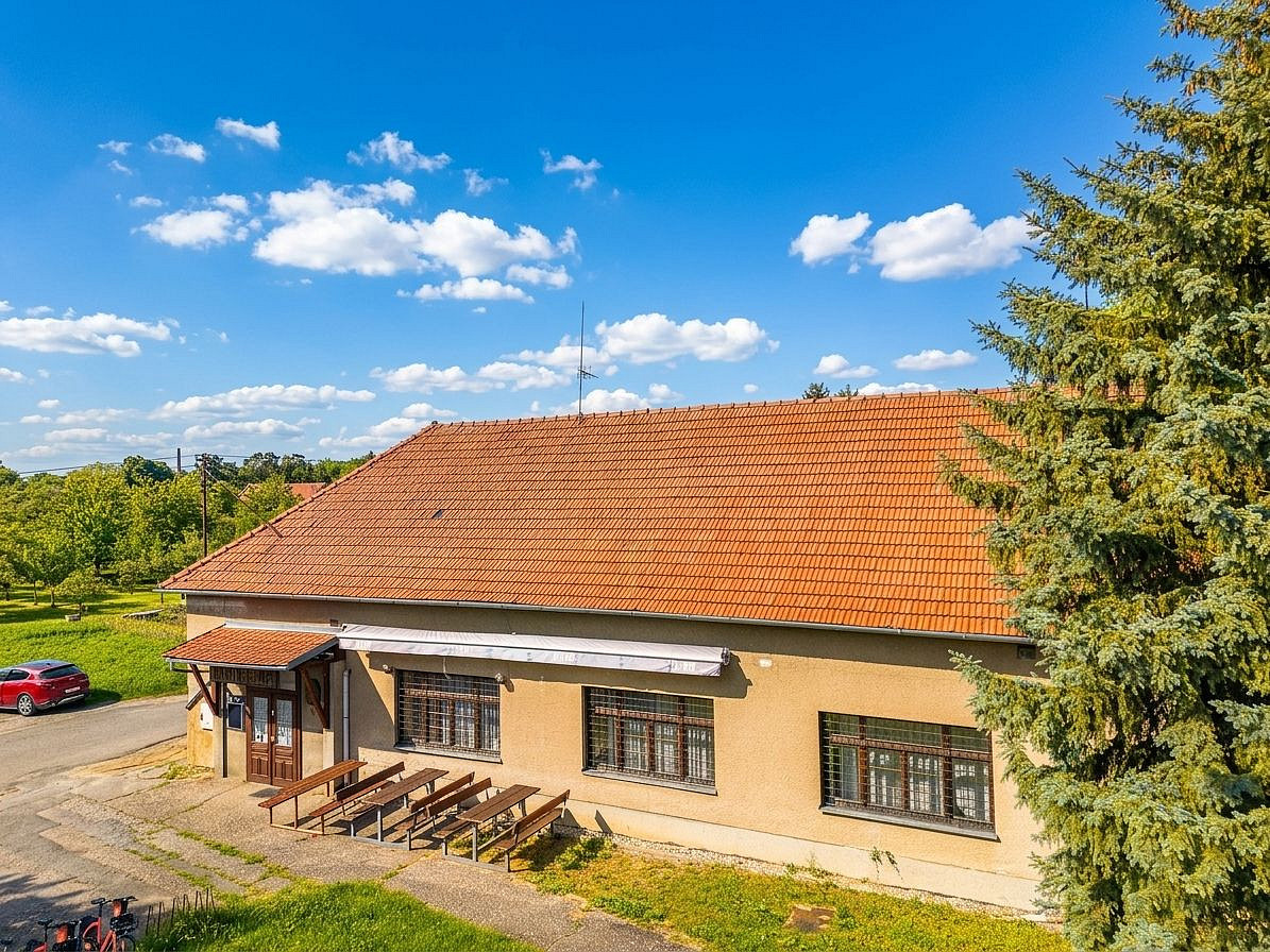 Prodej komerčního objektu (jiného typu) 750 m² – fotografie 4