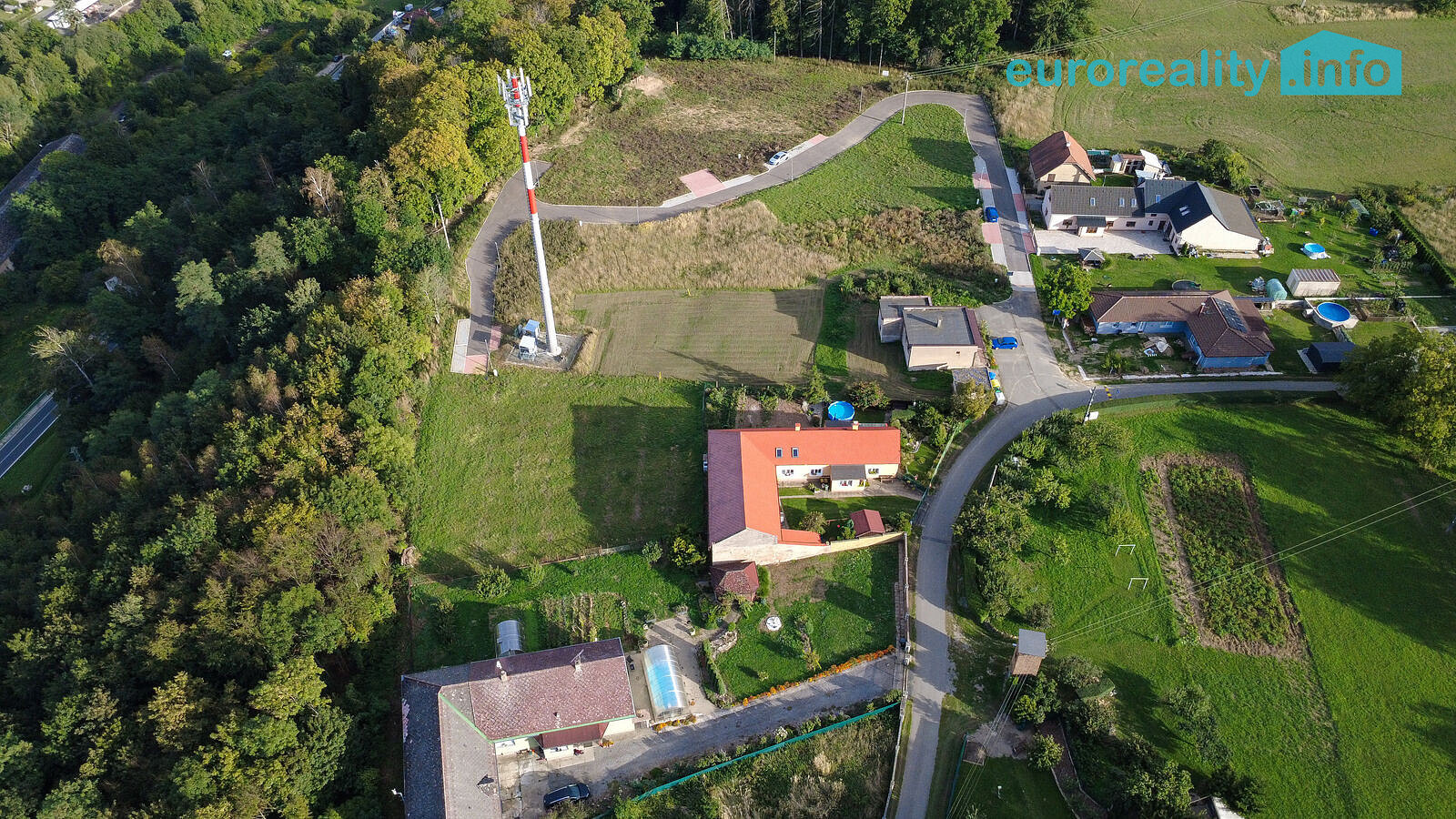 Prodej stavebního pozemku 1 211 m² – fotografie 3