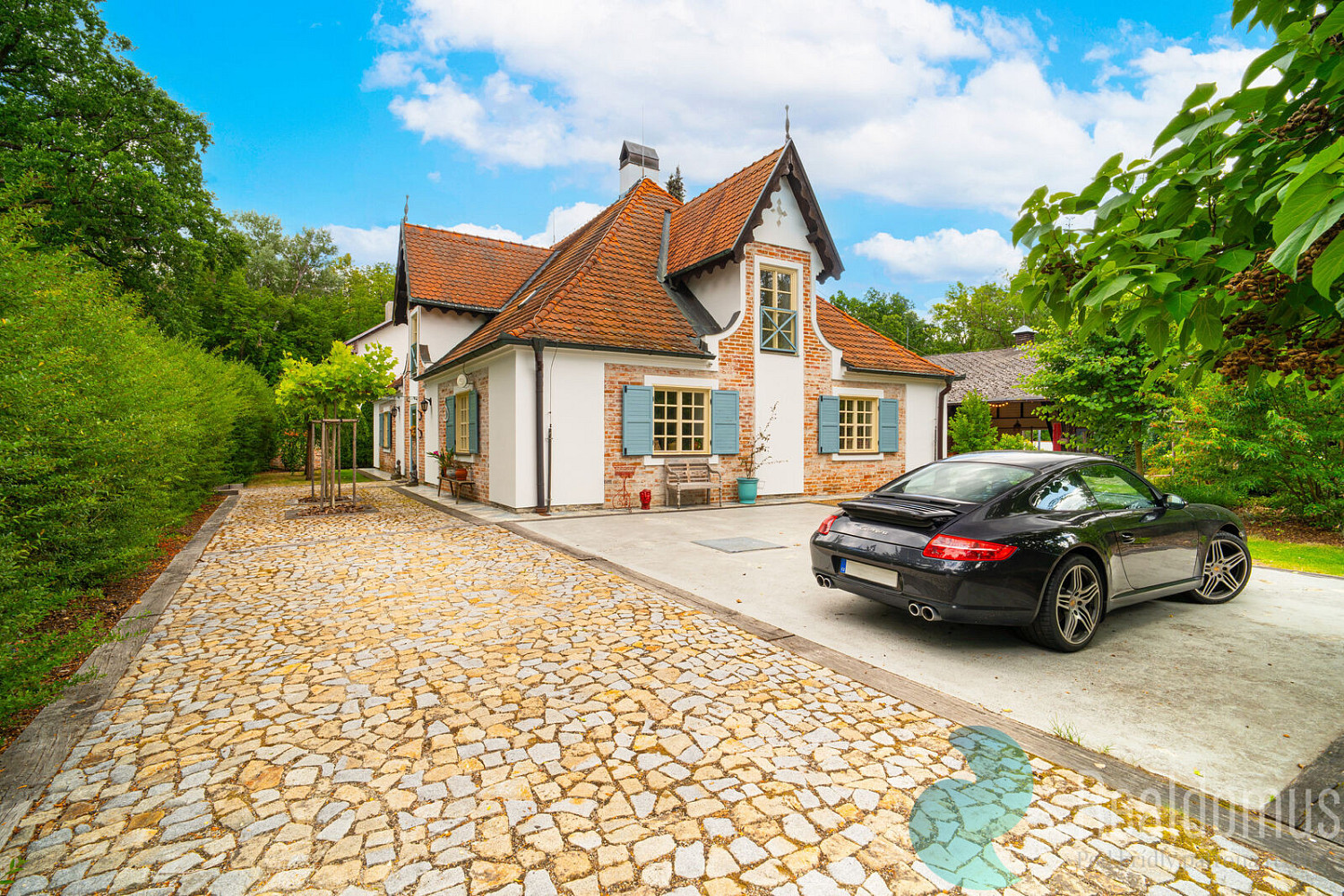 Prodej domu 360 m² s pozemkem 1 463 m² – fotografie 2