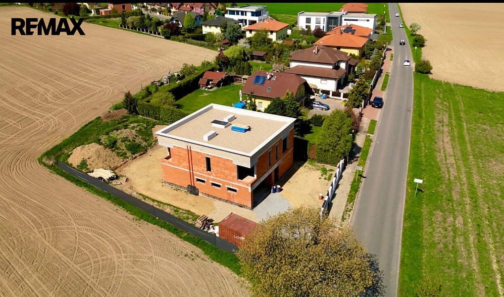 Prodej domu 334 m² s pozemkem 1 015 m², Průhonice – fotka 1 z 24