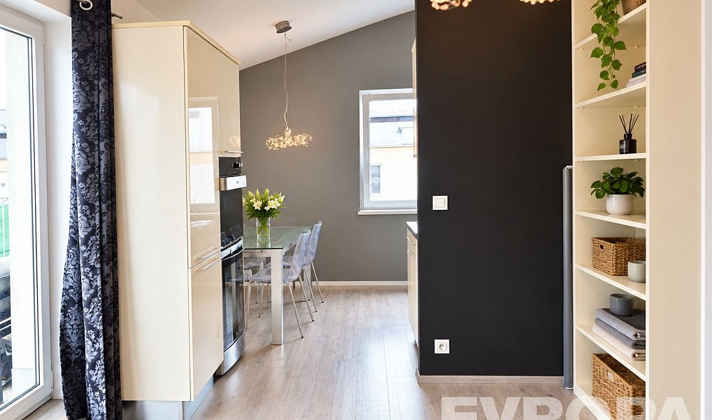 Prodej bytu 2+kk 54 m², Praha – náhled fotky 3