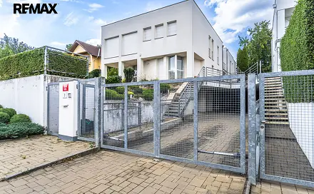 Pronájem domu 256 m² s pozemkem 222 m², Diamantová, Praha 5 - Slivenec