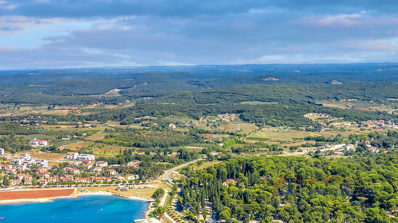 Telek, 4223 m²